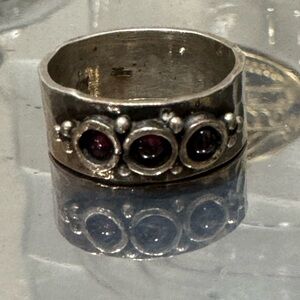925 Silver Hammered Ring with Purple Stones Size 8